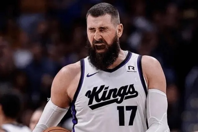 掘金官宣：瓦兰丘纳斯加盟，萨里奇交易至国王