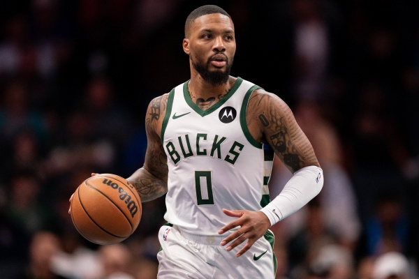 万人狂欢！利拉德泪洒球迷派对，拥抱杨瀚森传承波特兰火炬，季前赛盼新篇